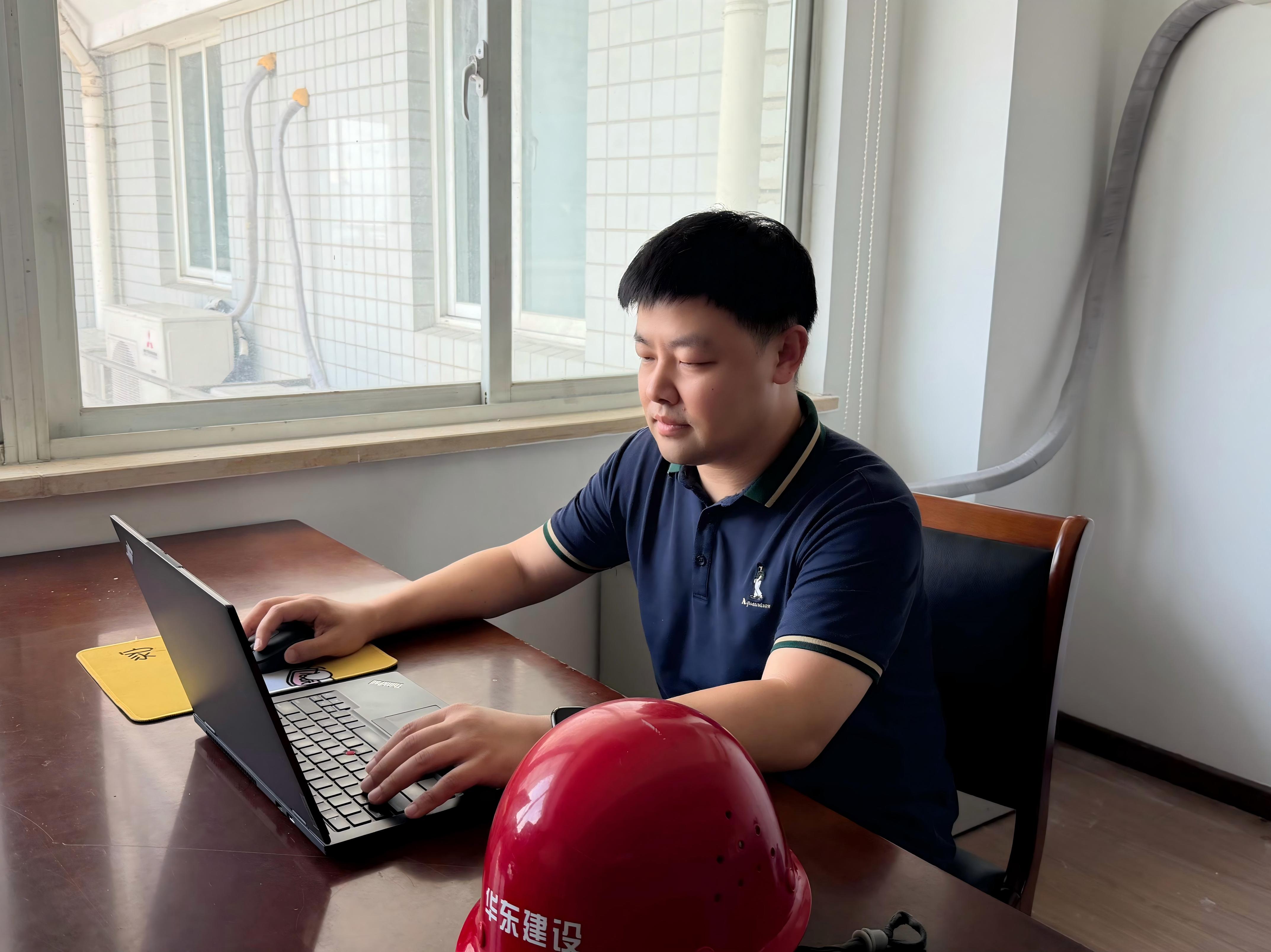 吴明晖.jpg